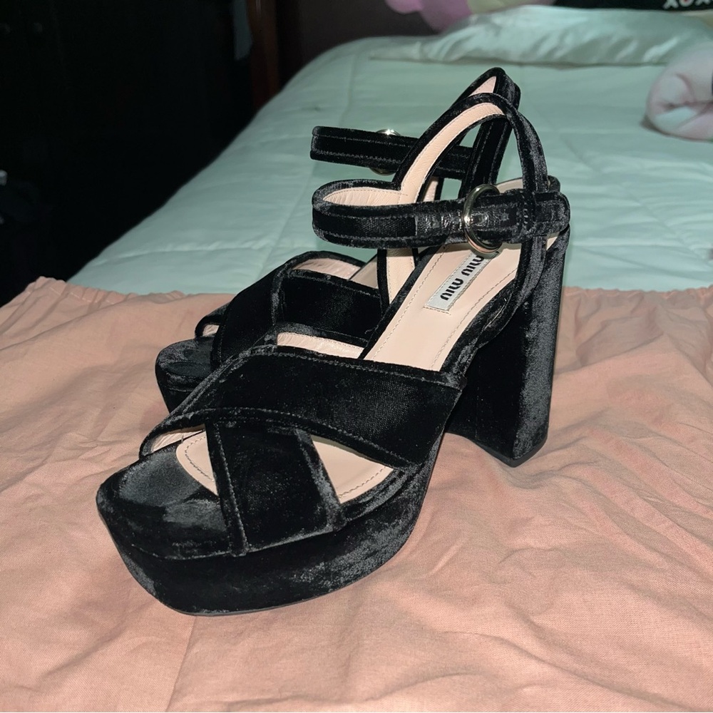 Miu Miu Black Platform Shoes with Strappy Details - Picture 7 of 7